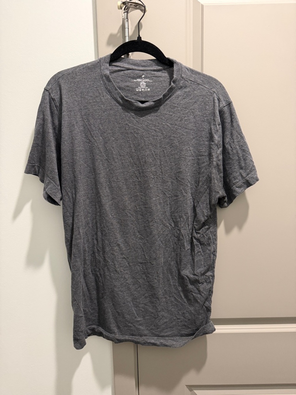 Fabletics Men's Short Sleeve Crewneck T-Shirt - Heather Gray